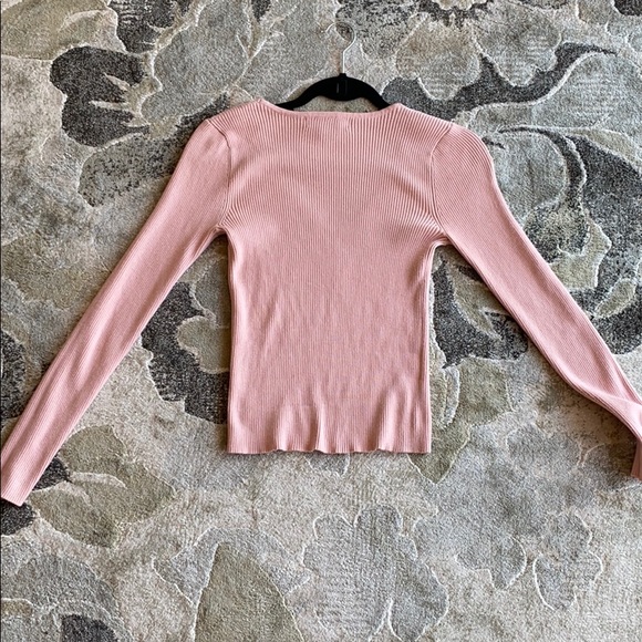Forever 21 baby pink sweater!!! - Picture 3 of 4